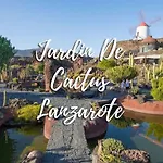 Casa Bianca Caleta De *