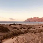 Casa Bianca Caleta De Semesterbostad