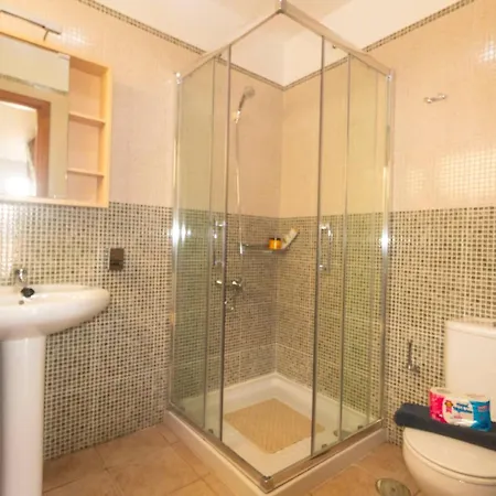 Casa Bianca Caleta De 法马拉